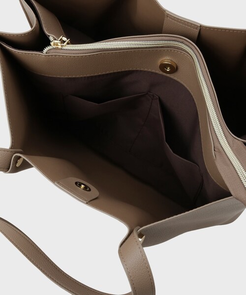 OPAQUE.CLIP(オペークドットクリップ)の「【通勤対応/A4対応/3層】タックトートバッグ(トートバッグ・レディース・ダークブラウン/ベージュ/ブラック・00)」の21枚目の写真