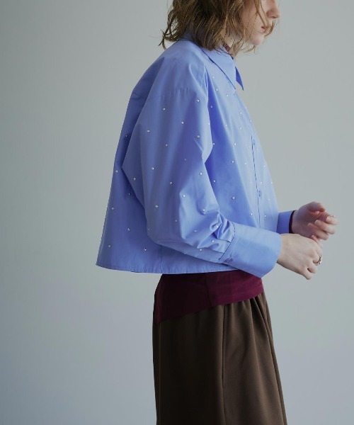 W:Huku(フーク)の「【ノンアイロンシリーズ】ボウタイ付き スタッズ ショートブラウス / Non-Iron Short Blouse with Bow Tie and Studs(シャツ/ブラウス・レディース・ブルー/ブラック/オフホワイト・FREE)」の12枚目の写真