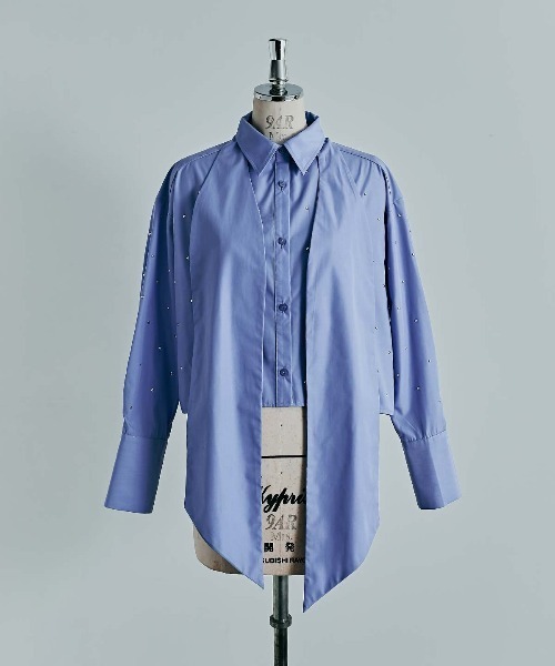 W:Huku(フーク)の「【ノンアイロンシリーズ】ボウタイ付き スタッズ ショートブラウス / Non-Iron Short Blouse with Bow Tie and Studs(シャツ/ブラウス・レディース・ブルー/ブラック/オフホワイト・FREE)」の15枚目の写真
