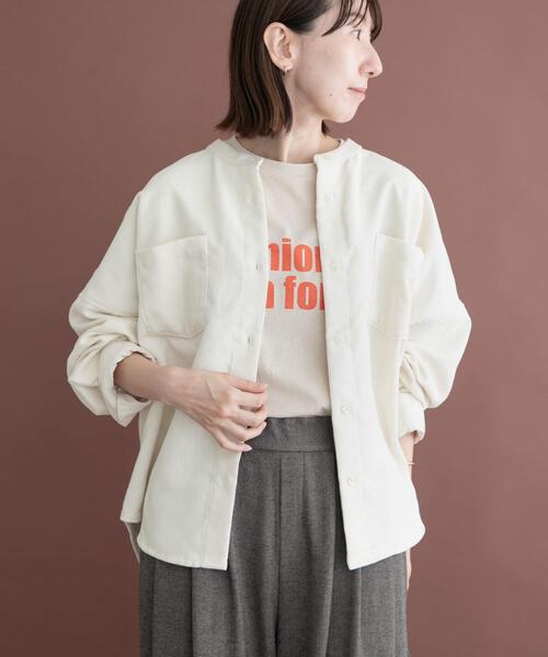 ITEMS URBANRESEARCH(アイテムズ アーバンリサーチ)の「コーデュロイポケットシャツ(シャツ/ブラウス・レディース・グリーン/ブラウン系その他/グレー/ホワイト系その他・FREE)」の2枚目の写真