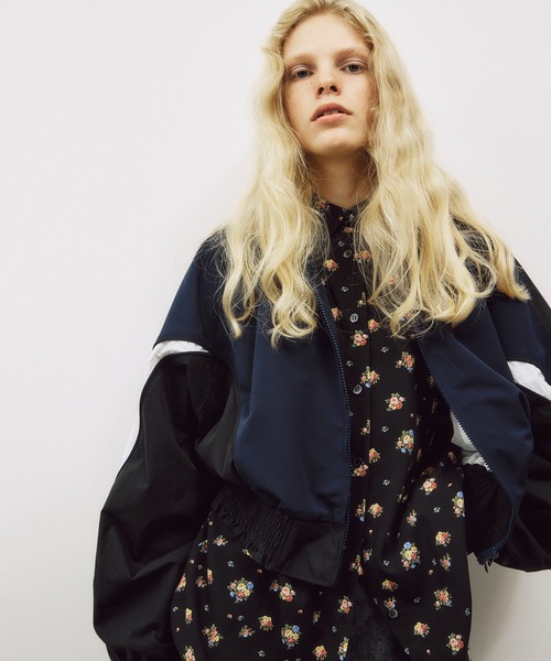 LE CIEL BLEU(ルシェルブルー)の「クロップドトラックジャケット / Cropped Track Jacket(テーラードジャケット・レディース・ベージュ/ネイビー・36)」の2枚目の写真