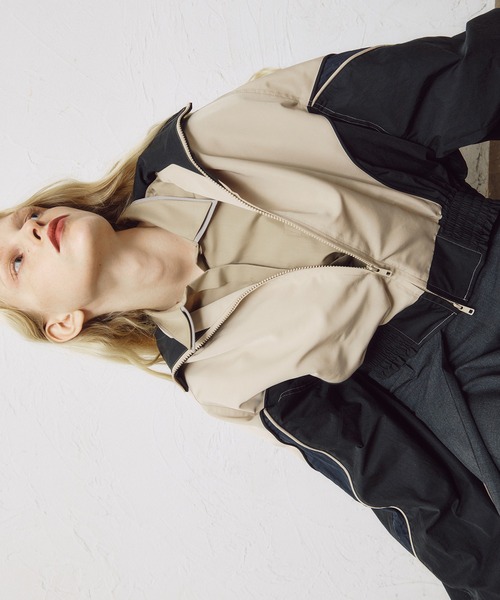 LE CIEL BLEU(ルシェルブルー)の「クロップドトラックジャケット / Cropped Track Jacket(テーラードジャケット・レディース・ベージュ/ネイビー・36)」の4枚目の写真
