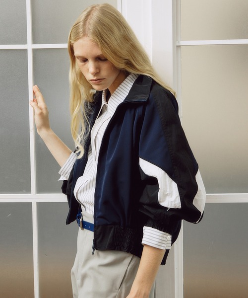 LE CIEL BLEU(ルシェルブルー)の「クロップドトラックジャケット / Cropped Track Jacket(テーラードジャケット・レディース・ベージュ/ネイビー・36)」の10枚目の写真