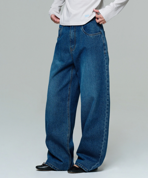 ERA(エラ)の「ウィメンズ ERA ワイドフィット デニムパンツ - ダスティブルー(デニムパンツ・レディース・その他・SMALL/MEDIUM)」の2枚目の写真