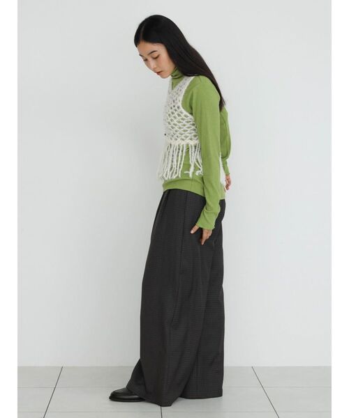 FIKA.(フィーカ)の「Shaggy mesh pearl vest(ベスト・レディース・オフホワイト/ブラック・MEDIUM)」の8枚目の写真
