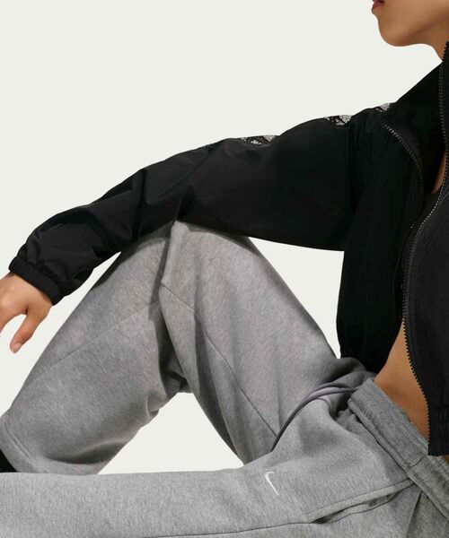 NIKE(ナイキ)の「ナイキ Studio Fleece ミディアムウェイト ウィメンズ ミッドライズ ワイドレッグパンツ / Nike Studio Fleece Medium Weight Women's Mid-Rise Wide-Leg Pants IM8103-063 Dark Grey Heather(スウェットパンツ・レディース・グレー系その他・XS/XL/L/S/M)」の4枚目の写真