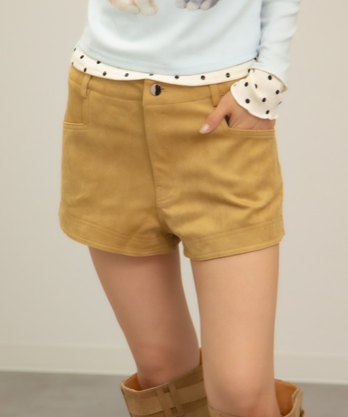 Chiina(チーナ)の「【Chiina】ベーシックハイウエストショートパンツ(その他パンツ・レディース・キャメル/ブラウン/ブラック・MEDIUM/SMALL)」の3枚目の写真