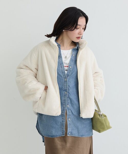 Green Parks(グリーンパークス)の「バックギャザーデニムシャツ(シャツ/ブラウス・レディース・ブラウン/インディゴブルー/ブラック・FREE)」の10枚目の写真