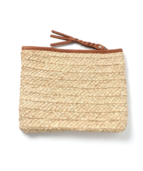 TATRAS CONCEPT STORE（タトラスコンセプトストア）の「HELEN KAMINSKI（ヘレン カミンスキー）RHIAN（クラッチバッグ・レディース・サンドベージュ・FREE）」の2枚目の写真