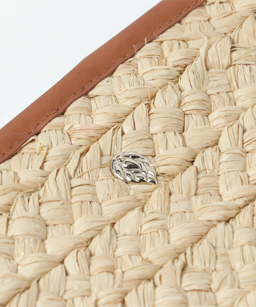 TATRAS CONCEPT STORE（タトラスコンセプトストア）の「HELEN KAMINSKI（ヘレン カミンスキー）RHIAN（クラッチバッグ・レディース・サンドベージュ・FREE）」の3枚目の写真