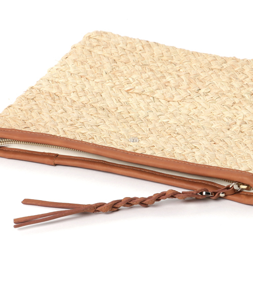 TATRAS CONCEPT STORE（タトラスコンセプトストア）の「HELEN KAMINSKI（ヘレン カミンスキー）RHIAN（クラッチバッグ・レディース・サンドベージュ・FREE）」の4枚目の写真