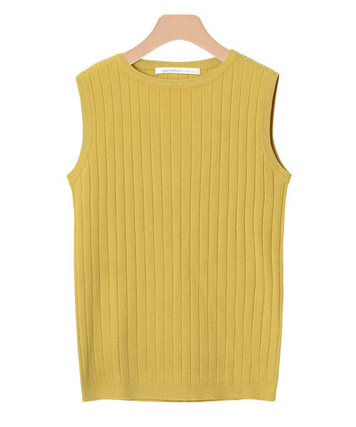 Pierrot(ピエロ)の「【シルクの様なリッチな風合い】UVカット&お家で洗える ノースリーブリブニットトップス/サマーニット 袖なし(ニット/セーター・レディース・オフホワイト/グレー/ブラック/ライトブルー/ブルー系その他/マスタード/ベージュ/ネイビー/ブルーグリーン/ブラウン/ワインレッド/杢グレー/ローズ/グリーン/レッド系その他/ピンク系その他2/イエロー/シルバーグレー/パープル/モカ/ブルー系その他3/ピンク系その他/ライトベージュ/ブルー系その他2・M/L)」の18枚目の写真