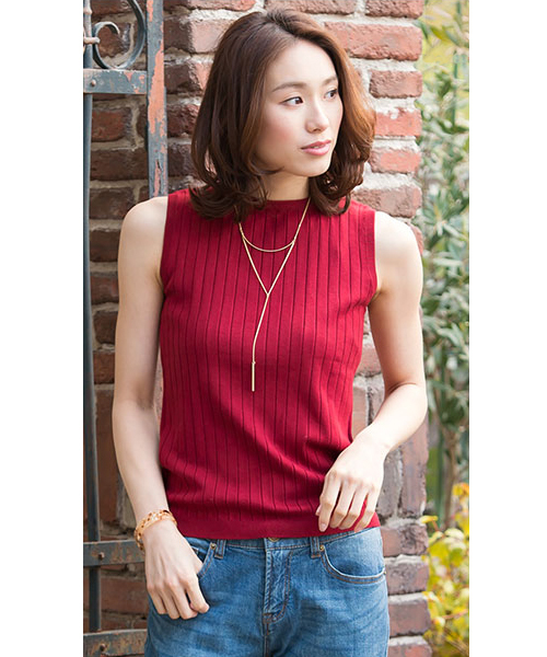 Pierrot(ピエロ)の「【シルクの様なリッチな風合い】UVカット&お家で洗える ノースリーブリブニットトップス/サマーニット 袖なし(ニット/セーター・レディース・オフホワイト/グレー/ブラック/ライトブルー/ブルー系その他/マスタード/ベージュ/ネイビー/ブルーグリーン/ブラウン/ワインレッド/杢グレー/ローズ/グリーン/レッド系その他/ピンク系その他2/イエロー/シルバーグレー/パープル/モカ/ブルー系その他3/ピンク系その他/ライトベージュ/ブルー系その他2・M/L)」の22枚目の写真