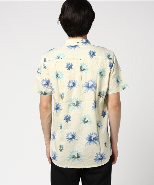rip curl(リップカール)の「S/Sシャツ (シャツ/ブラウス・メンズ・ブラック/オフホワイト・MEDIUM/LARGE)」の4枚目の写真