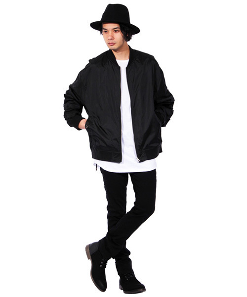 ８(eight)（エイト）の「ビッグ MA-1 ミリタリージャケット（MA-1・メンズ・ブラック/カーキ・LARGE/MEDIUM）」の3枚目の写真