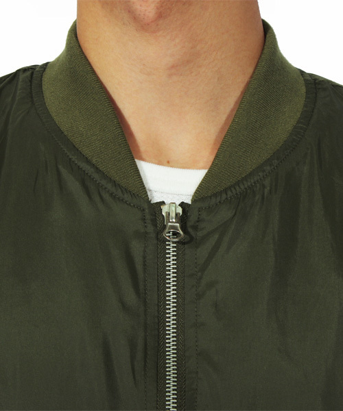 ８(eight)（エイト）の「ビッグ MA-1 ミリタリージャケット（MA-1・メンズ・ブラック/カーキ・LARGE/MEDIUM）」の7枚目の写真