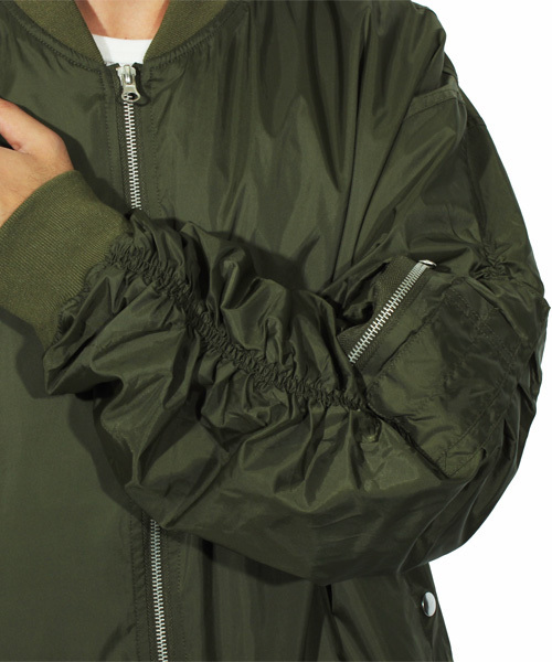 ８(eight)（エイト）の「ビッグ MA-1 ミリタリージャケット（MA-1・メンズ・ブラック/カーキ・LARGE/MEDIUM）」の8枚目の写真