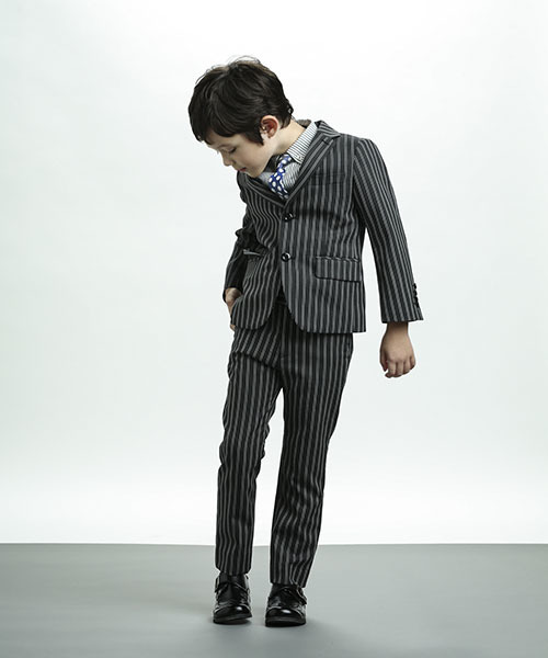 BeBe（ベベ）の「BeBe/ストライプテーラードジャケット（テーラードジャケット・キッズ・グレー・110/130/120）」の7枚目の写真