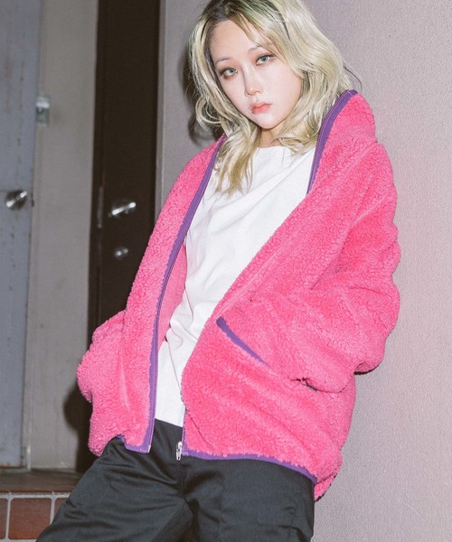 ROOPTOKYO(ループトウキョウ)の「モコモコ配色スタンドボアブルゾン(ブルゾン・レディース・ホワイト/ブラック/ベージュ/ネイビー/パープル/ピンク/ブルー/グレー・S/M/L)」の8枚目の写真