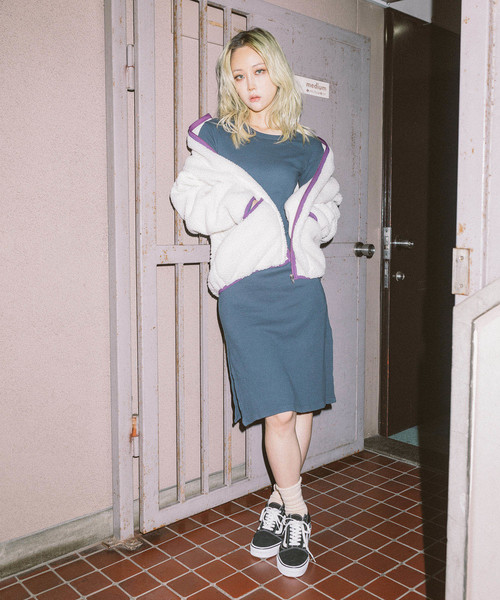 ROOPTOKYO(ループトウキョウ)の「モコモコ配色スタンドボアブルゾン(ブルゾン・レディース・ホワイト/ブラック/ベージュ/ネイビー/パープル/ピンク/ブルー/グレー・S/M/L)」の16枚目の写真