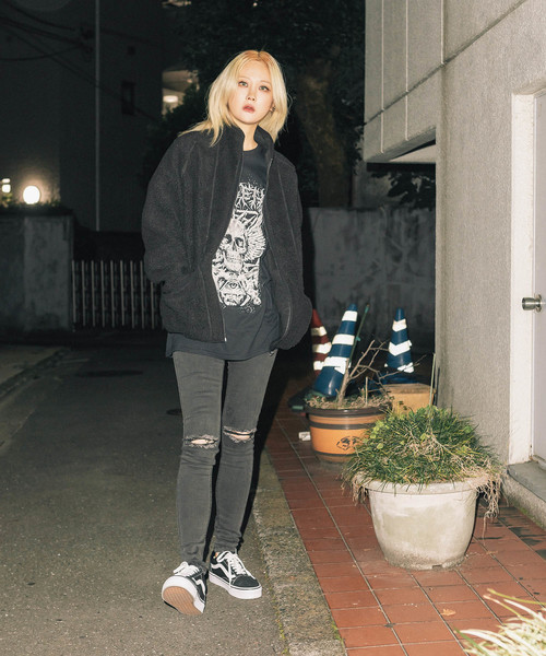 ROOPTOKYO(ループトウキョウ)の「モコモコ配色スタンドボアブルゾン(ブルゾン・レディース・ホワイト/ブラック/ベージュ/ネイビー/パープル/ピンク/ブルー/グレー・S/M/L)」の21枚目の写真