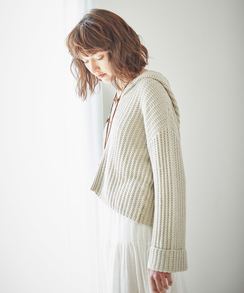 Marilyn Moon（マリリンムーン）の「ミドルゲージフードニット/wa...lance★★（ニット/セーター・レディース・オフホワイト/ナチュラル・MEDIUM）」の5枚目の写真