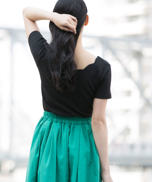 Luz Llena（ラズレナ）の「ダブルスカラップテレコリブ半袖トップス（Tシャツ/カットソー・レディース・ブラック/オフホワイト・MEDIUM）」の4枚目の写真