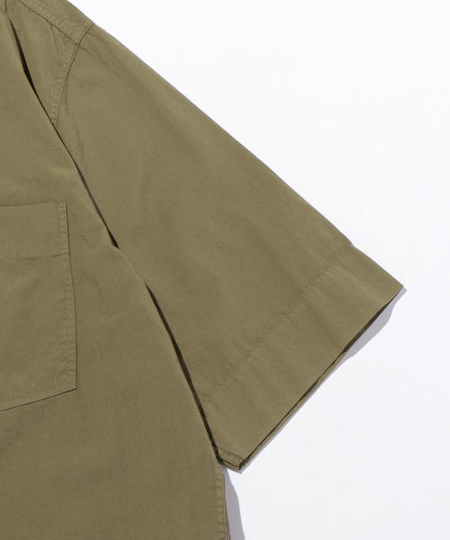 MHL.(エムエイチエル)の「【別注】 <MHL.> T-GDN P/OV SSL/シャツ(シャツ/ブラウス・メンズ・ホワイト/オリーブ/ブラック・LARGE/MEDIUM/X-LARGE)」の6枚目の写真