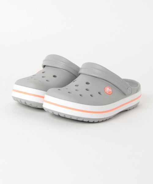 crocs（クロックス）の「クロックス クロックバンド クロッグ サンダル / crocs Crocband clog sandal（サンダル・レディース・ホワイト/ブラック/ネイビー/ブラウン/グレー/ピンク/ブルー/バーガンディー/ピンク系その他/コバルトブルー/ベージュ系その他/チャコールグレー/ライトグレー/アーミー/ホワイト×ブラック/パープル系その他/ブルー系その他2/グリーン/グリーン系その他/オレンジ/グレー系その他/ホワイト×ライトピンク/イエロー系その他/ピンク系その他2/グレー系その他2/レッド・22cm/23cm/24cm/25cm/26cm/27cm/28cm/29cm/30cm/31cm）」の7枚目の写真