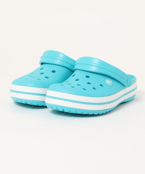 crocs（クロックス）の「クロックス クロックバンド クロッグ サンダル / crocs Crocband clog sandal（サンダル・レディース・ホワイト/ブラック/ネイビー/ブラウン/グレー/ピンク/ブルー/バーガンディー/ピンク系その他/コバルトブルー/ベージュ系その他/チャコールグレー/ライトグレー/アーミー/ホワイト×ブラック/パープル系その他/ブルー系その他2/グリーン/グリーン系その他/オレンジ/グレー系その他/ホワイト×ライトピンク/イエロー系その他/ピンク系その他2/グレー系その他2/レッド・22cm/23cm/24cm/25cm/26cm/27cm/28cm/29cm/30cm/31cm）」の18枚目の写真
