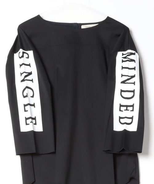 TEVALT（ヴァレット）の「ビッグロゴプリント スモッグシャツブラウス（シャツ/ブラウス・レディース・ブラック/オフホワイト/キャメル・38）」の5枚目の写真