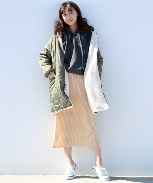 CHARM BERRY TIC(チャームベリーチック)の「ベロアコールテンスカート(スカート・レディース・ブラック/ベージュ/グレー/ピンク・M/L)」の4枚目の写真