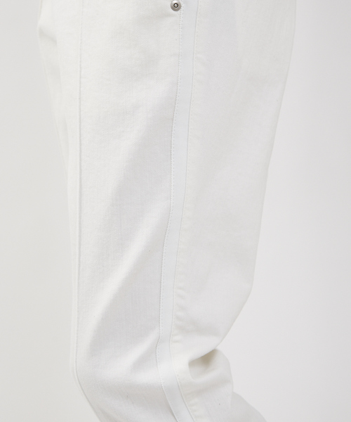 5351 POUR LES HOMMES（ゴーサンゴーイチプールオム）の「スラックスデニム（デニムパンツ・メンズ・ブラック/ホワイト/インディゴブルー・46/44/48）」の18枚目の写真