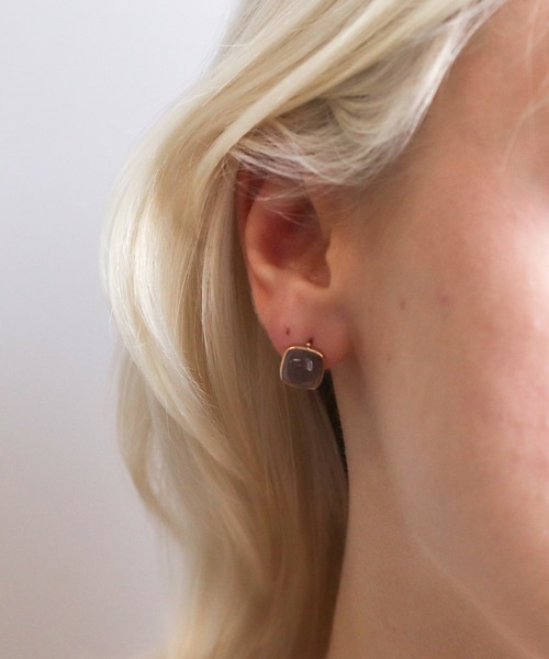 cui-cui（キュイキュイ）の「カラーストーン カボション ピアス