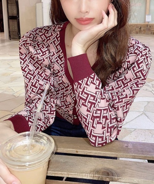 EIMY ISTOIRE（エイミーイストワール）の「Limited ES patternパフショルダーカーディガン（カーディガン/ボレロ・レディース・ベージュ/ネイビー/ブラウン/ピンク・FREE）」の4枚目の写真