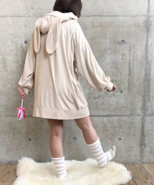 Mysa&Liina(ミーサリーナ)の「BUNNEY ポケ付ZIPパーカー(ルームウェア/パジャマ・レディース・ブラック/ベージュ/オフホワイト・M)」の8枚目の写真