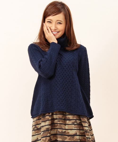 B:MING by BEAMS（ビーミングバイビームス）の「＜LEE12月号掲載＞＜InRed 12月号掲載＞ビーミング by ビームス / アーサータートルニット（ニット/セーター・レディース・オフホワイト/カーキ/ブルー/ネイビー/レッド・ONE SIZE）」の4枚目の写真