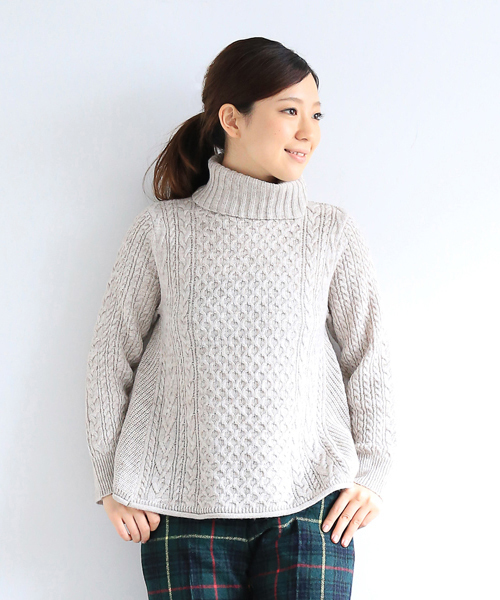 B:MING by BEAMS（ビーミングバイビームス）の「＜LEE12月号掲載＞＜InRed 12月号掲載＞ビーミング by ビームス / アーサータートルニット（ニット/セーター・レディース・オフホワイト/カーキ/ブルー/ネイビー/レッド・ONE SIZE）」の2枚目の写真