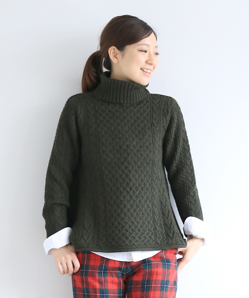 B:MING by BEAMS（ビーミングバイビームス）の「＜LEE12月号掲載＞＜InRed 12月号掲載＞ビーミング by ビームス / アーサータートルニット（ニット/セーター・レディース・オフホワイト/カーキ/ブルー/ネイビー/レッド・ONE SIZE）」の3枚目の写真