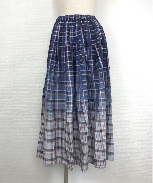 WORLD WIDE LOVE!（ワールドワイドラブ）の「チェックグラデーションスカート（スカート・レディース・ブルー・1）」の5枚目の写真