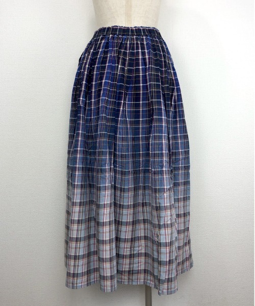 WORLD WIDE LOVE!（ワールドワイドラブ）の「チェックグラデーションスカート（スカート・レディース・ブルー・1）」の6枚目の写真