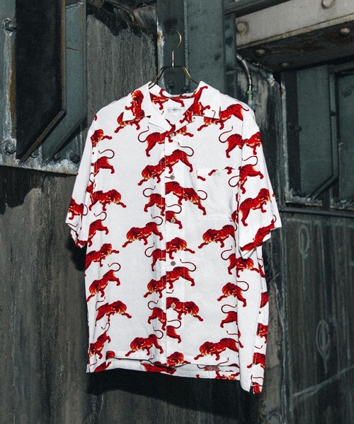 Rocky Monroe(ロッキーモンロー)の「レーヨン アロハシャツ レギュラーサイズ 総柄 オープンカラーシャツ(シャツ/ブラウス・メンズ・ホワイト/ブラック/ネイビー/ブルー/その他/その他1/その他2/ホワイト系/ホワイト系1/ホワイト系2/ブラック系/ブルー系/ブラック系1/ブラック系2/ブラック系3/ブラック系4/ブラック系5・XL/M/L)」の4枚目の写真