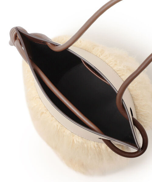 Demi-Luxe BEAMS(デミルクス ビームス)の「ORSETTO / フェイクファーバッグ(ハンドバッグ・レディース・ホワイト系その他5・ONE SIZE)」の11枚目の写真