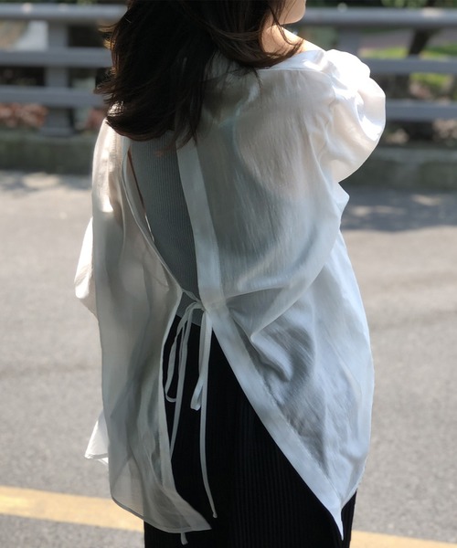 aimoha(アイモハ)の「背中あきひもリボン付き UVカットブラウス (SS)(シャツ/ブラウス・レディース・ブルー/ホワイト・SMALL/MEDIUM/LARGE)」の8枚目の写真