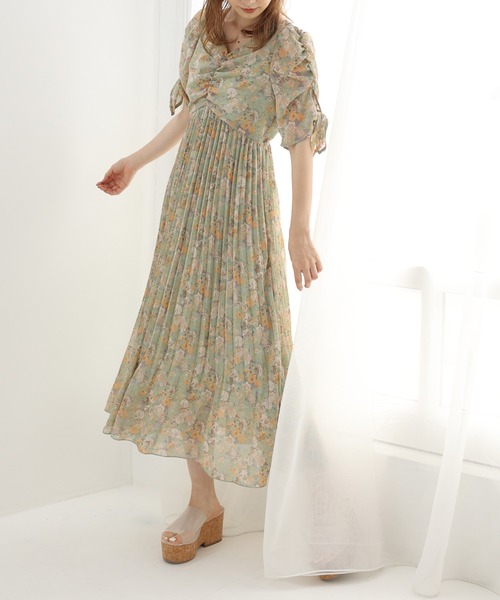 Cherie ワンピース ドレス Cherie Chuu ワンピース プリーツフラワーロングワンピース ワンピース Cherie Chuu シェリー チュウ のファッション