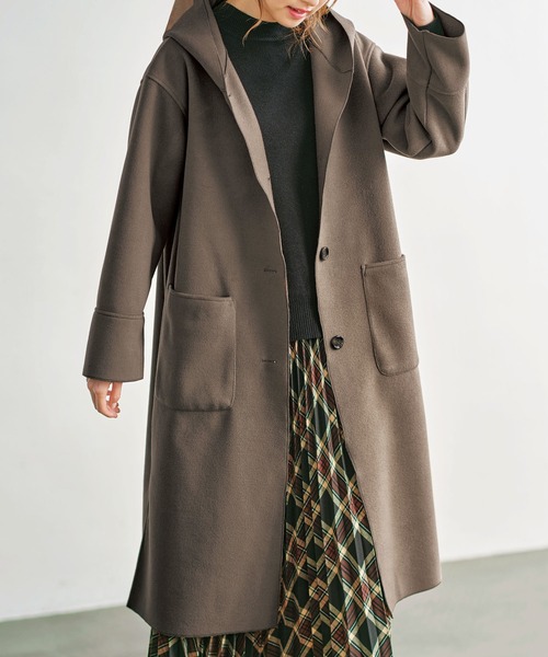 GeeRA(ジーラ)の「オーバーサイズフードロングコート(チェスターコート・レディース・ブラウン/ブラック/ブルー/ベージュ・XX-LARGE/X-LARGE/LARGE/SMALL/MEDIUM)」の2枚目の写真