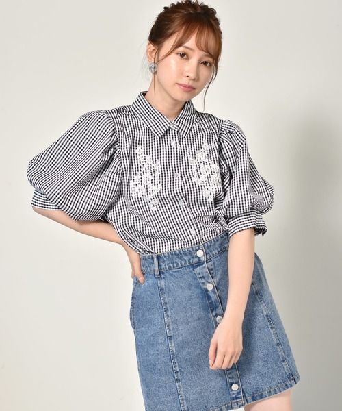 ems excite（エムズエキサイト）の「刺繍パワショルブラウス（シャツ/ブラウス・レディース・ライトブルー/ブラック系その他/ホワイト/ベージュ・FREE）」の3枚目の写真