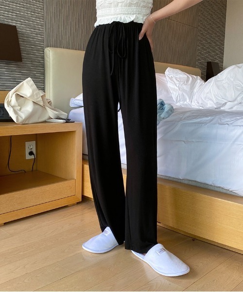 chuu(チュー)の「CHUU ボーイングトレーニングパンツ(スウェットパンツ・レディース・ブラック/ミント/バイオレット/ピンク・FREE)」の2枚目の写真