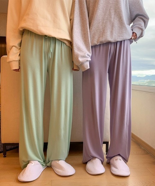 chuu(チュー)の「CHUU ボーイングトレーニングパンツ(スウェットパンツ・レディース・ブラック/ミント/バイオレット/ピンク・FREE)」の5枚目の写真