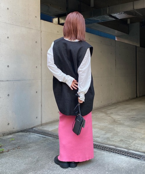 DouDou(ドゥドゥ)の「圧縮天竺深Vベスト(ベスト・レディース・チャコールグレー/ベージュ・FREE)」の11枚目の写真